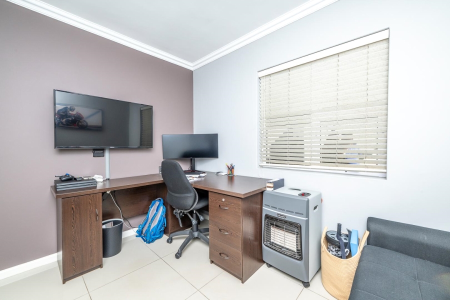 To Let 3 Bedroom Property for Rent in Zonnendal Western Cape